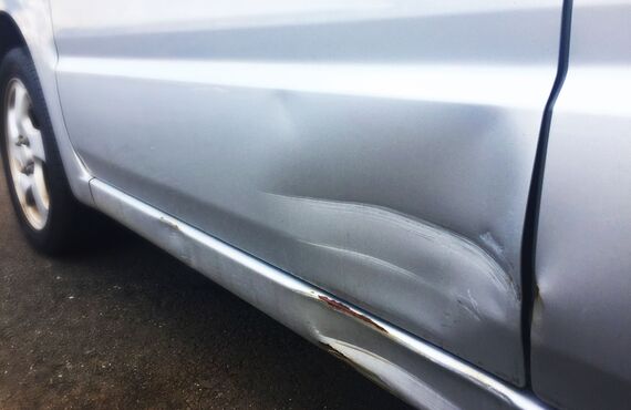 事故車の査定にも真摯に対応しております | 車買取を鹿児島にて行っている株式会社EMU